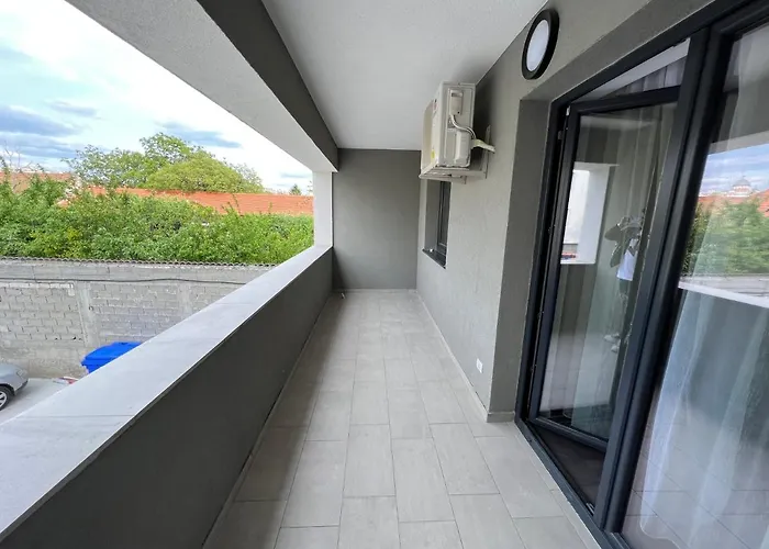 Lux Zona Stadion Ion Oblemenco شقة كرايوفا